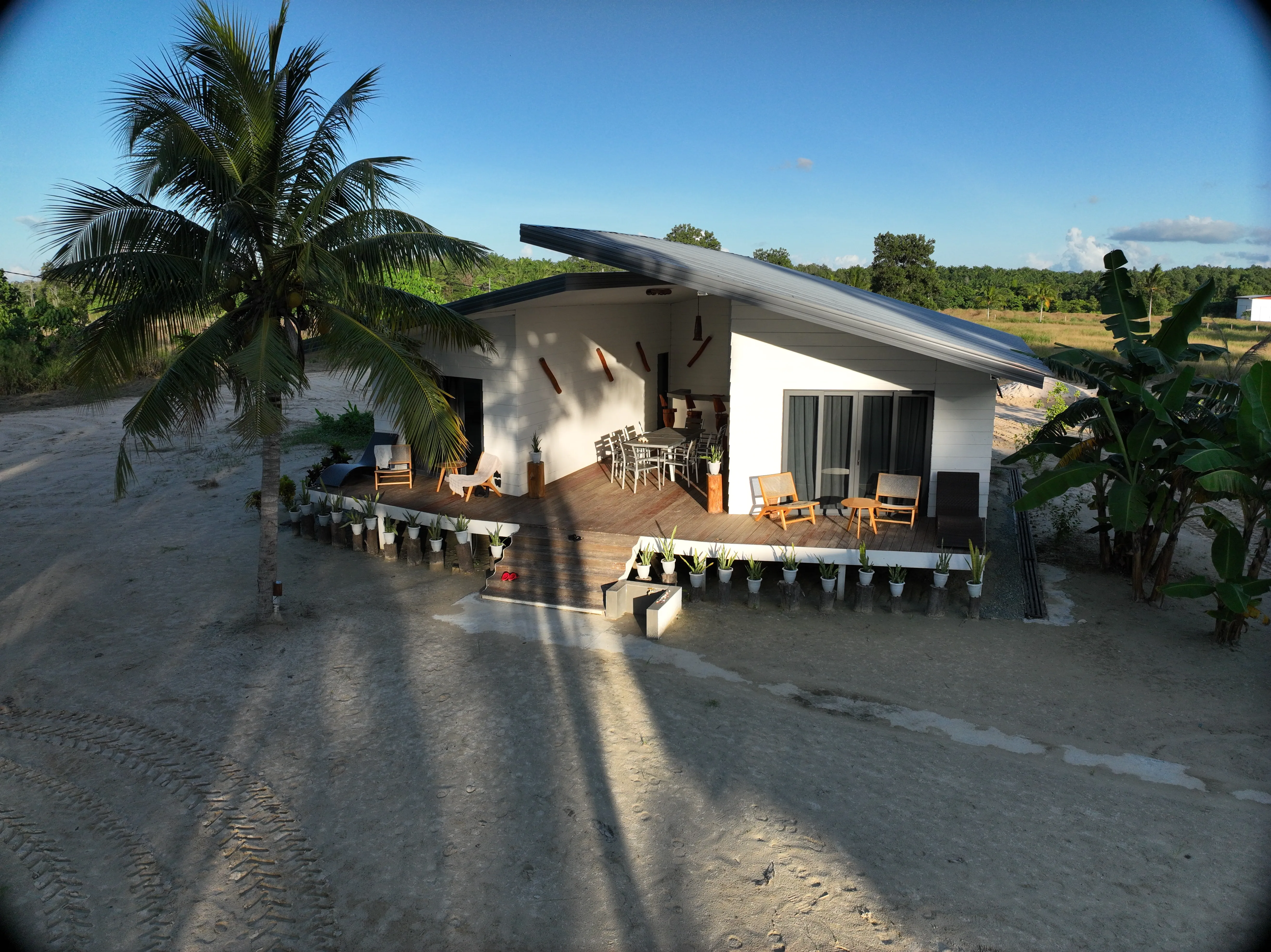 Eagle Bay Retreat Loft Villa outside view